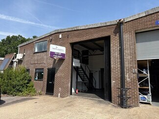 Plus de détails pour Unit 11 Station Rd, Pulborough - Industriel à louer