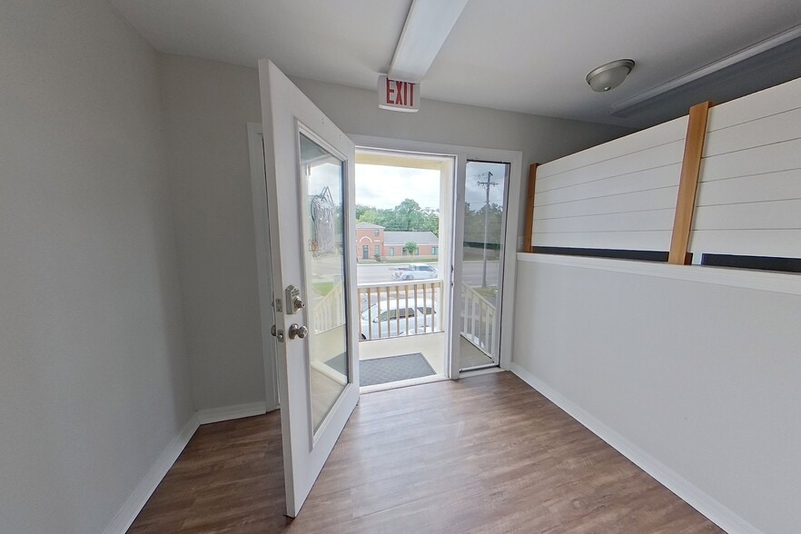 5113 N Davis Hwy, Pensacola, FL à vendre - Photo du bâtiment - Image 3 de 16