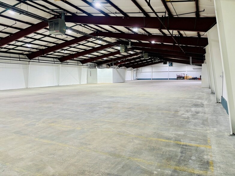 59 Newburgh Rd, Hackettstown, NJ for lease - Interior Photo - Image 1 of 5