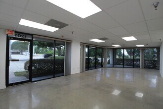 7602-7644 15th St E, Sarasota, FL à louer Photo intérieure- Image 2 de 11