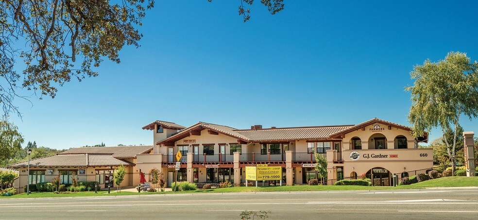660 Auburn Folsom Rd, Auburn, CA à louer - Photo principale - Image 1 de 12