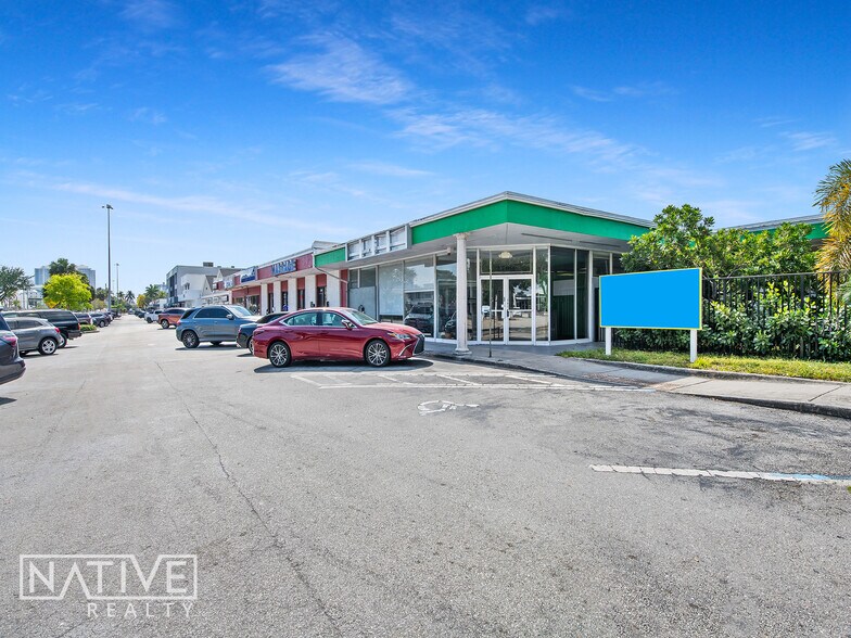 2700 E Oakland Park Blvd, Fort Lauderdale, FL for sale - Building Photo - Image 1 of 27