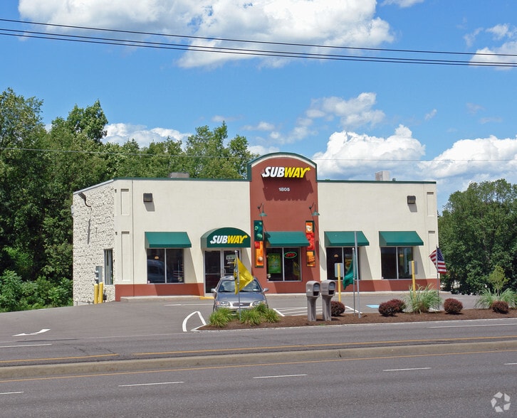 1805 Vestal Pky E, Vestal Township, NY for lease - Building Photo - Image 2 of 10