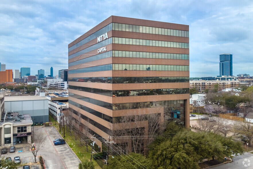 2211 Norfolk St, Houston, TX à louer - Photo du bâtiment - Image 2 de 9