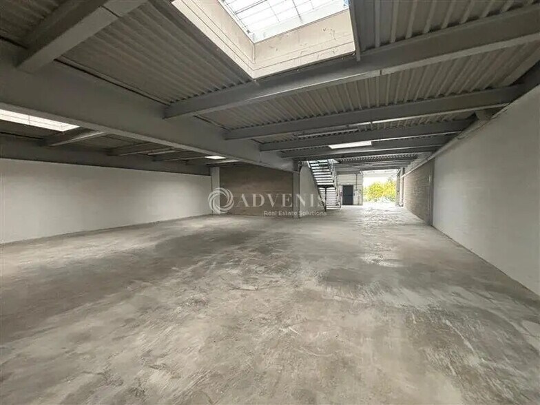 Flex in Neuilly-Plaisance for lease - Building Photo - Image 2 of 6