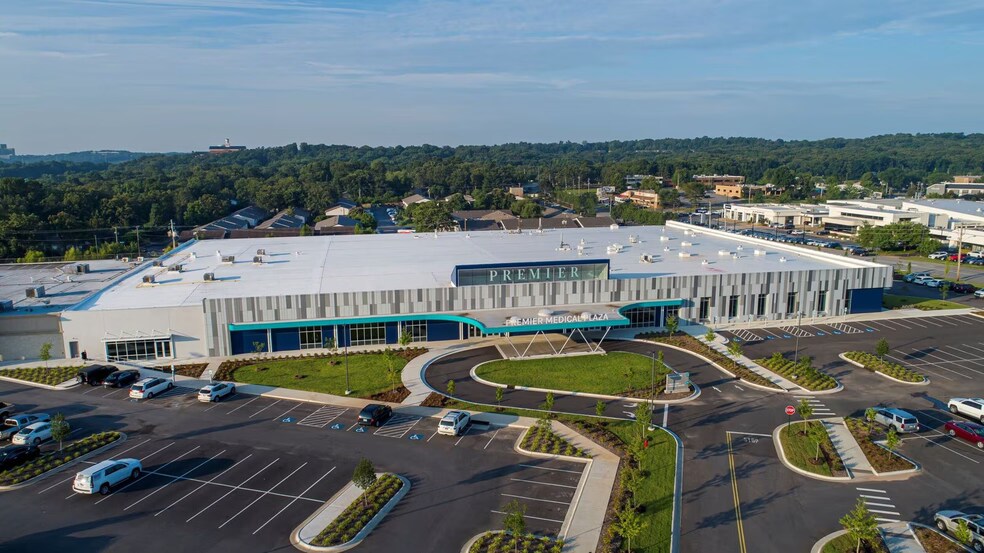 10901 N Rodney Parham Rd, Little Rock, AR à louer - Photo du bâtiment - Image 2 de 3