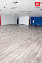 19317-19415 Soledad Canyon Rd, Santa Clarita, CA à louer Photo intérieure- Image 2 de 4