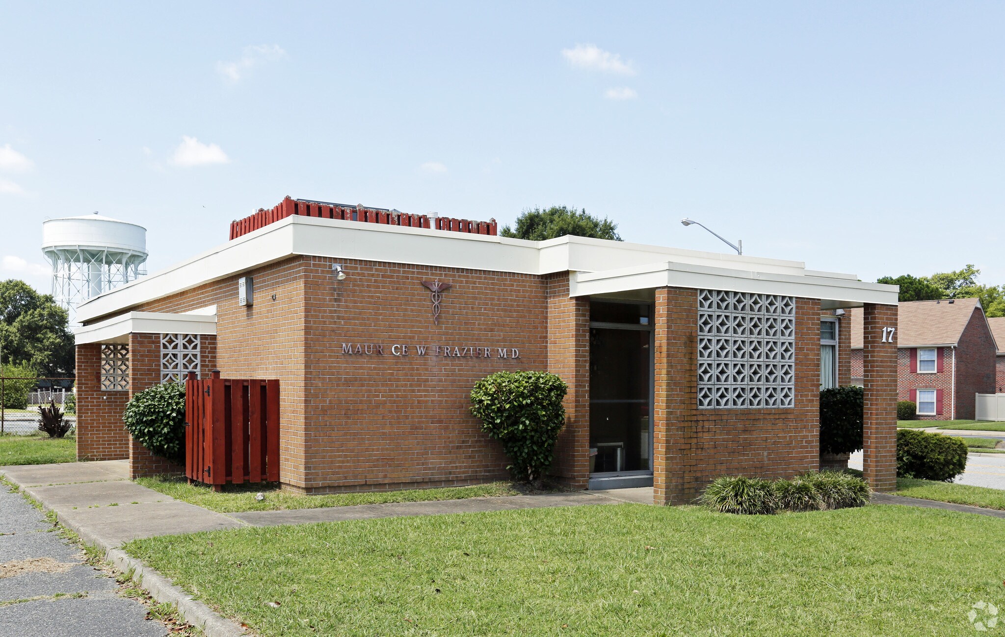 17 W Mellen St, Hampton, VA à louer Photo principale- Image 1 de 11