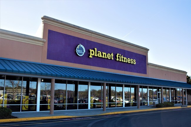 Plus de détails pour 150-200 Concord Commons Pky SW, Concord, NC - Commerce de détail à louer