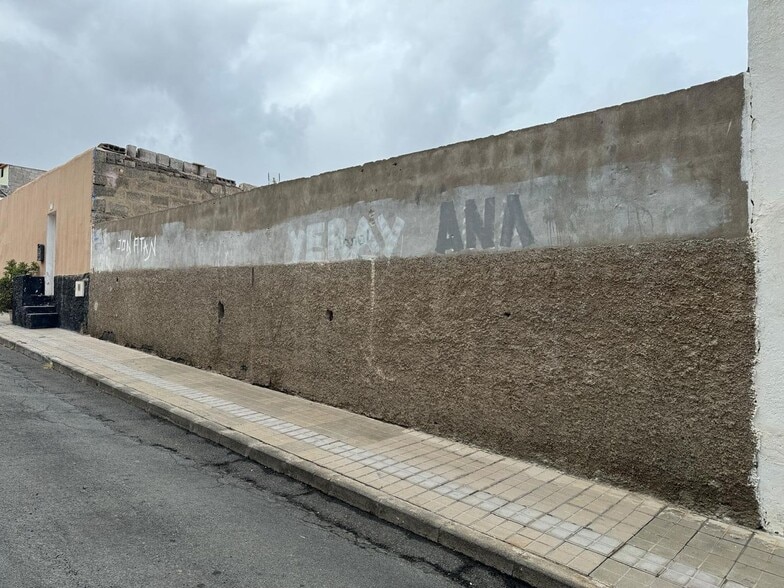 Calle Malagueñas, 12, Las Palmas de Gran Canaria, Las Palmas for sale - Building Photo - Image 2 of 5