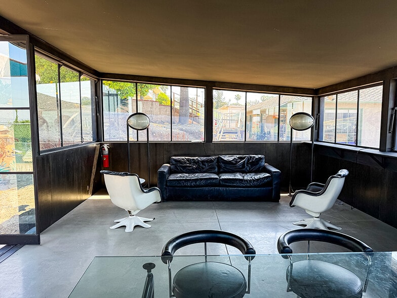 2436 Gates St, Los Angeles, CA à louer - Photo du bâtiment - Image 2 de 11
