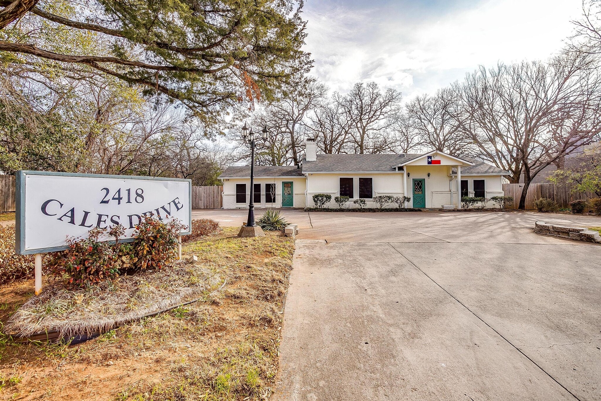2418 Cales Dr, Arlington, TX à vendre Photo principale- Image 1 de 47