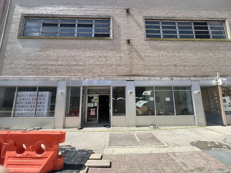 824 Chapel St, New Haven, CT for lease - Building Photo - Image 3 of 9