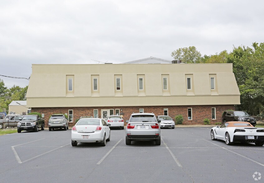 1005 N Church St, Charlotte, NC à louer - Photo du bâtiment - Image 2 de 2