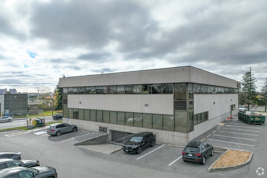 7481 Woodbine Ave, Markham, ON for sale - Building Photo - Image 1 of 1