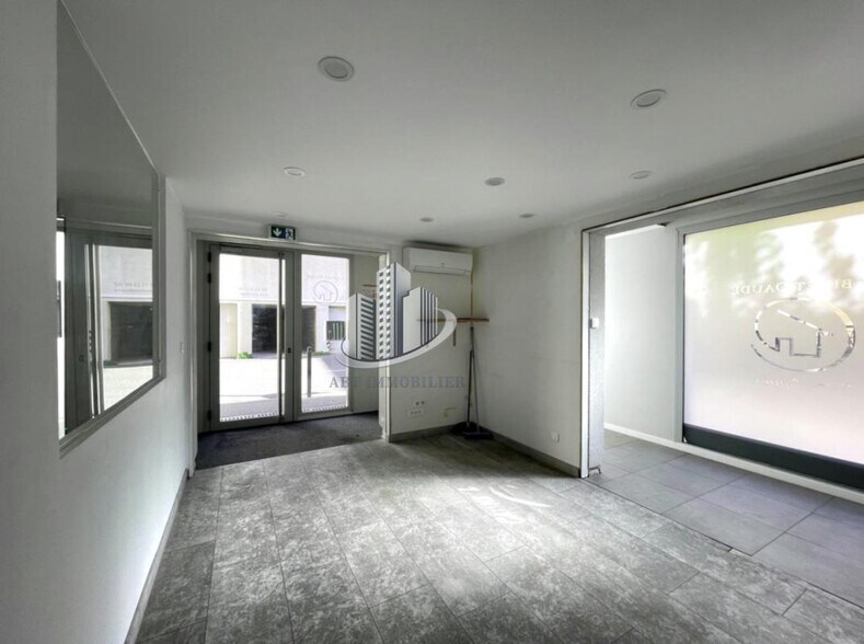 Retail in Aix-en-Provence for sale - Interior Photo - Image 3 of 6