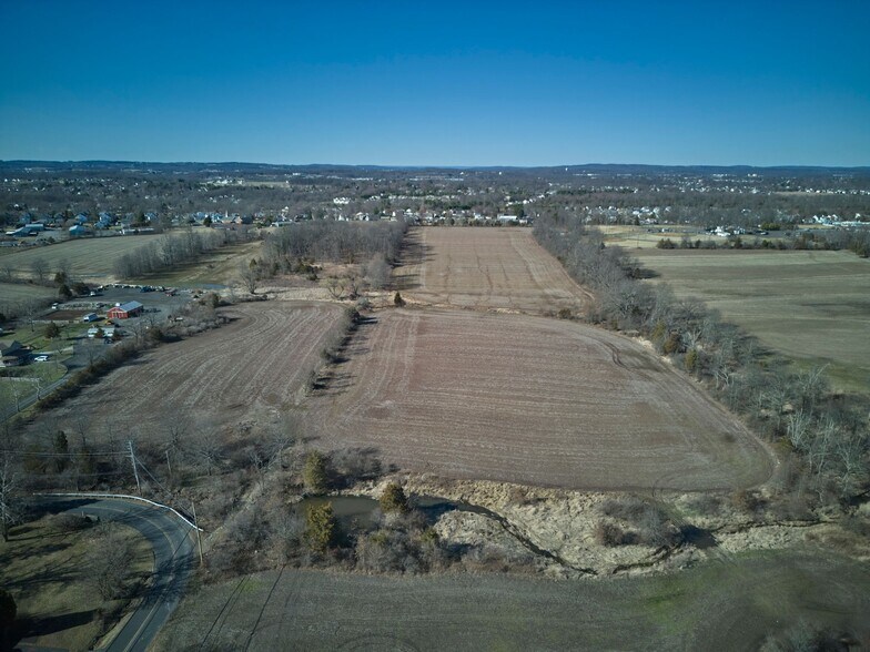 2500 Yankee Rd, Quakertown, PA à vendre - Photo du bâtiment - Image 2 de 9