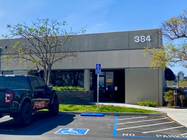 380-384 Clinton St, Costa Mesa, CA for lease Interior Photo- Image 1 of 7