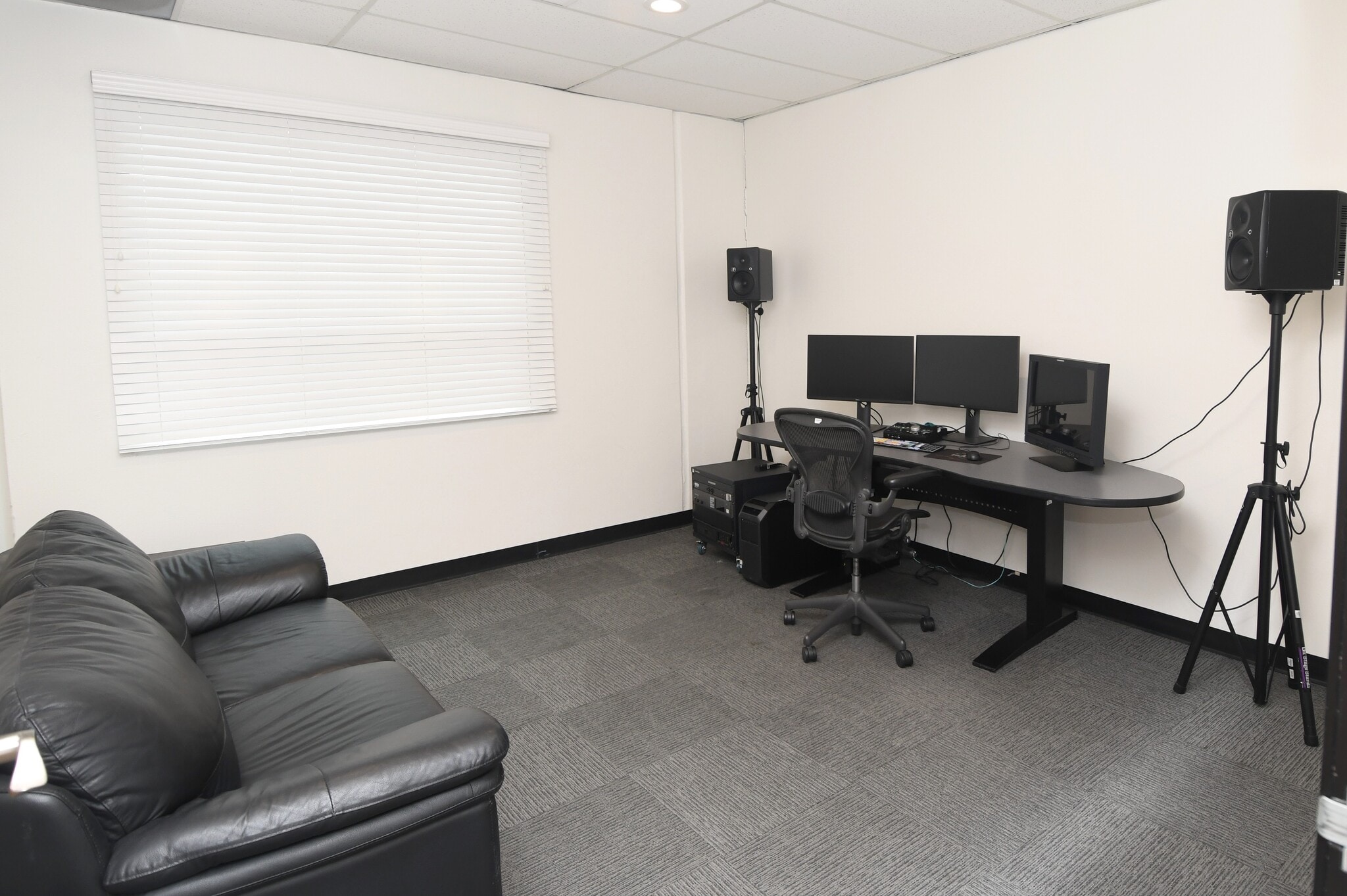 1111 S Victory Blvd, Burbank, CA for sale Building Photo- Image 1 of 11