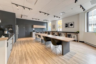 50 Rue Saint-Charles O, Longueuil, QC for lease Interior Photo- Image 2 of 30