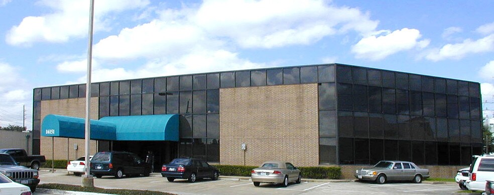 16151 Cairnway Dr, Houston, TX à louer - Photo du bâtiment - Image 2 de 11