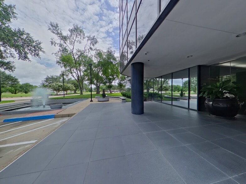 10333 Richmond Ave, Houston, TX for lease - Building Photo - Image 2 of 6
