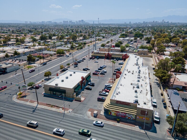 4341-4389 Stewart Ave, Las Vegas, NV à louer - Photo du bâtiment - Image 2 de 8