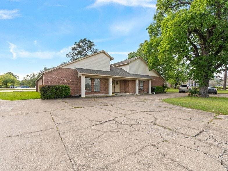 602 S John Redditt Dr, Lufkin, TX for lease - Primary Photo - Image 1 of 23