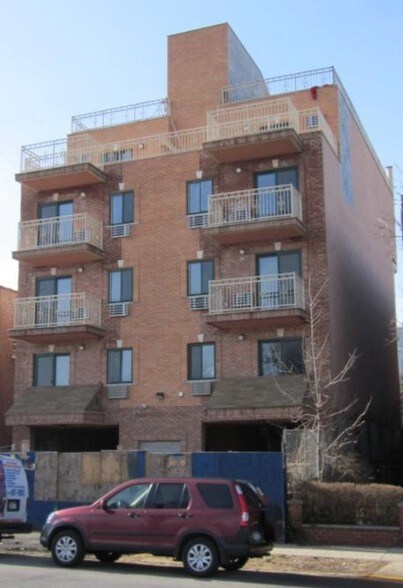 54-14 111th St, Corona, NY à vendre - Photo du bâtiment - Image 2 de 16