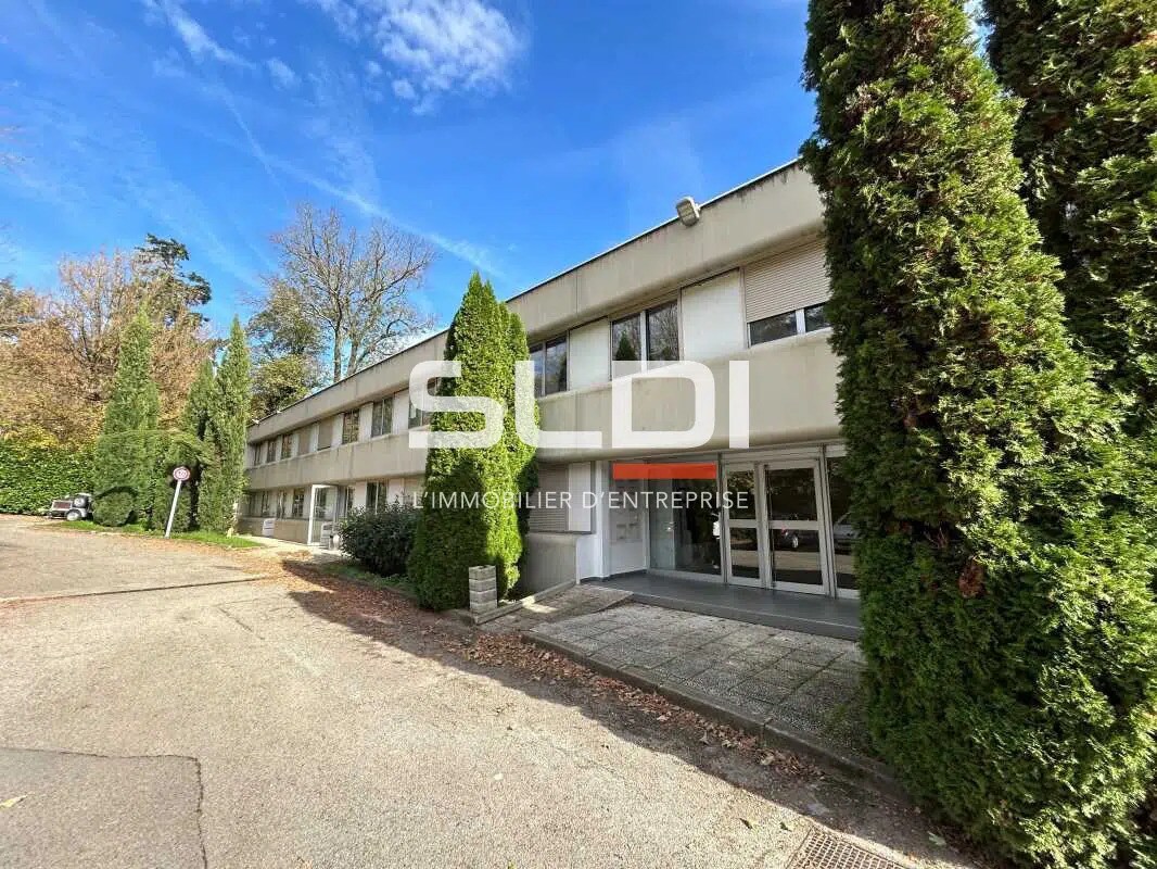 Office in Écully for lease Building Photo- Image 1 of 19