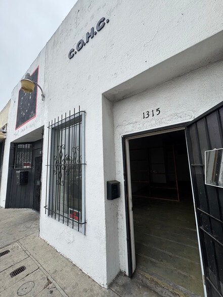 1313-1317 E Compton Blvd, Compton, CA for lease - Building Photo - Image 3 of 7