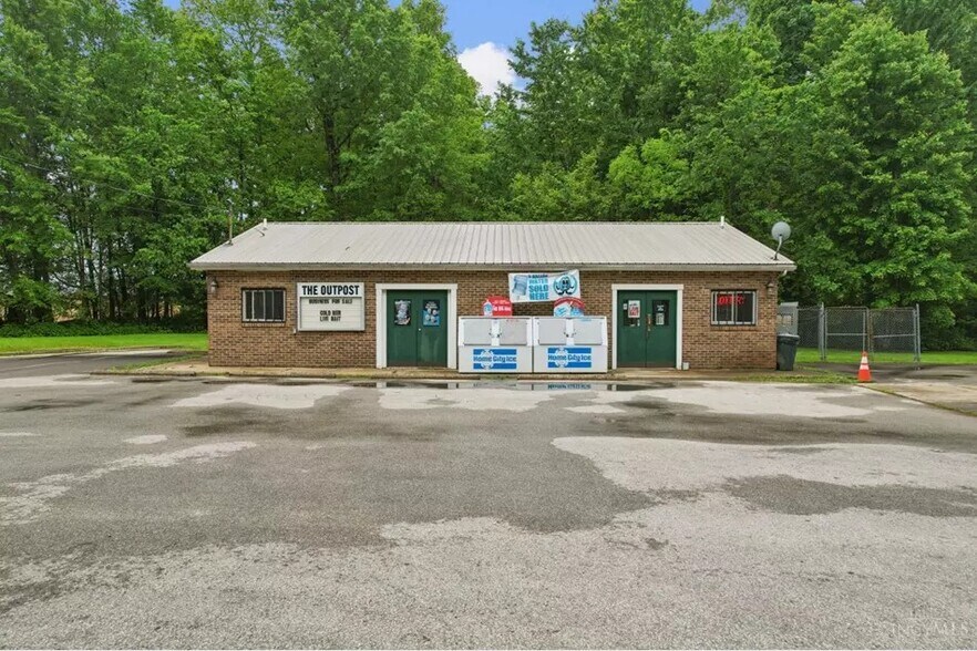 7532 Ashridge Arnheim Rd, Sardinia, OH à vendre - Photo du bâtiment - Image 1 de 23