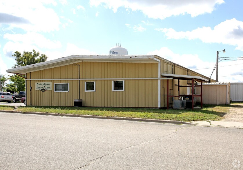 217-223 Jefferson St N, Wadena, MN à louer - Photo du bâtiment - Image 2 de 2