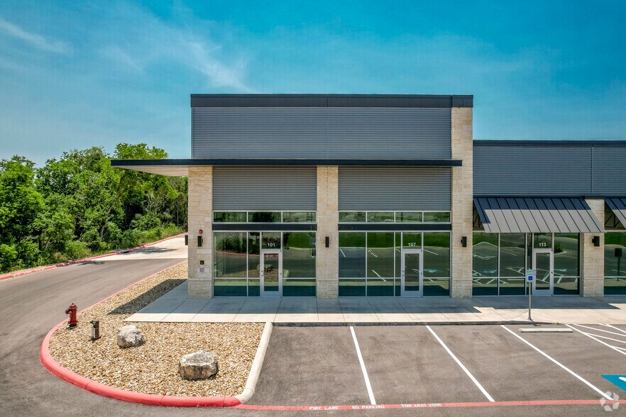 646 W FM 78, Cibolo, TX à louer - Photo du bâtiment - Image 3 de 23