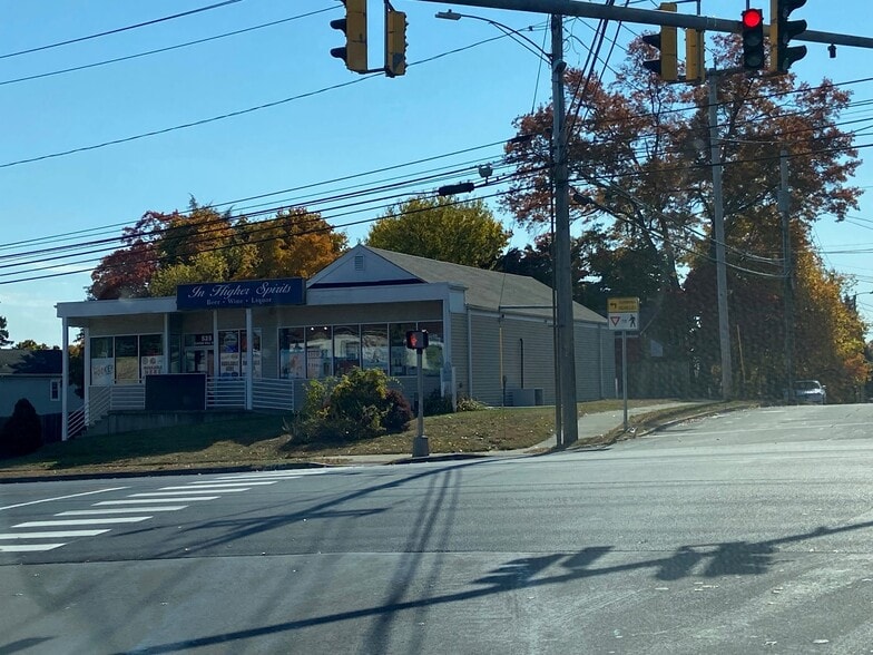 525 Tunxis Hill Rd, Fairfield, CT for sale - Building Photo - Image 3 of 4