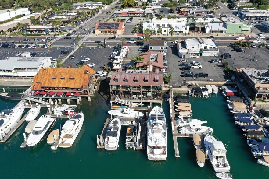 2703 W Coast Hwy, Newport Beach, CA à louer - Aérien - Image 3 de 4
