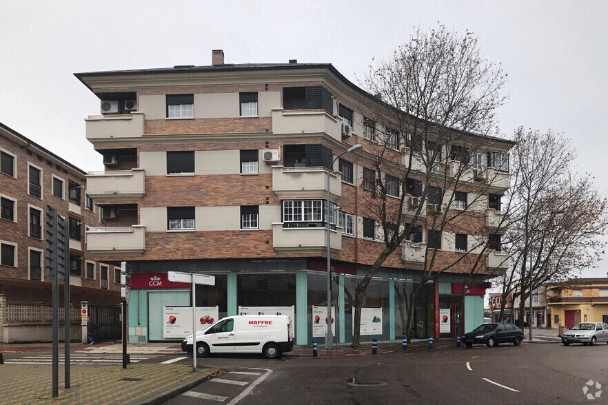 Avenida Talavera de Perú, 2, Talavera de la Reina, Toledo à vendre - Photo du bâtiment - Image 2 de 2