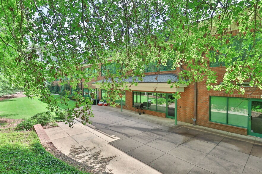 1100 Brookstone Centre Pky, Columbus, GA for lease - Building Photo - Image 3 of 4