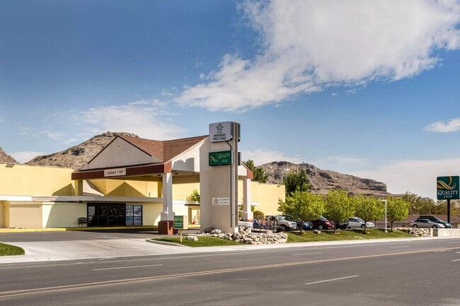 Plus de détails pour 245 E Wendover Blvd, Wendover, UT - Services hôteliers à vendre