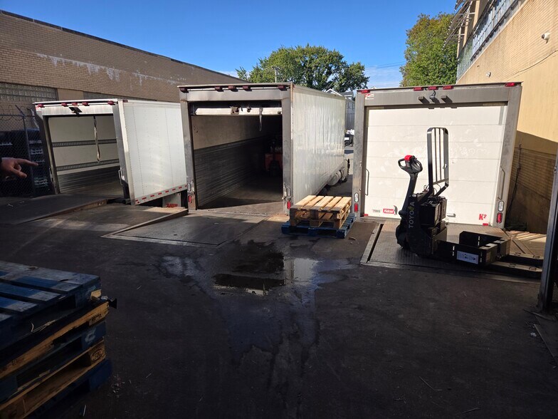 141 Lake Ave, Staten Island, NY à louer - Photo du bâtiment - Image 3 de 10