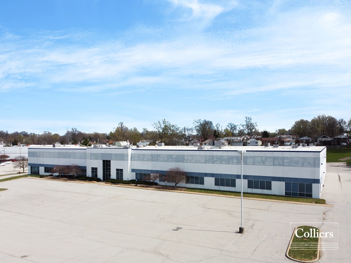 8248-8264 Lackland Rd, Saint John, MO for lease Interior Photo- Image 1 of 5