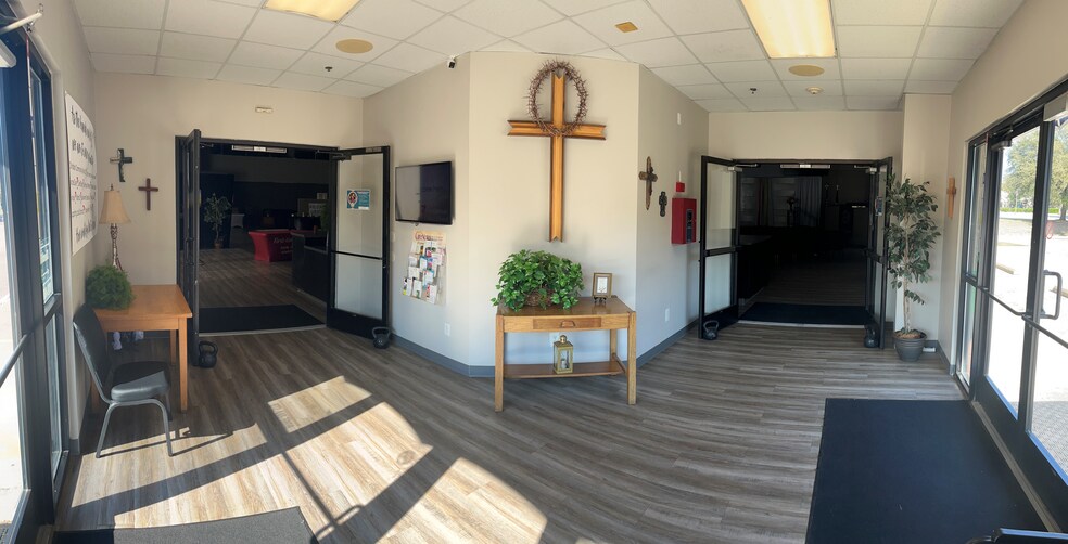 2565 MacArthur Blvd, Lewisville, TX à vendre - Hall d’entrée - Image 3 de 15