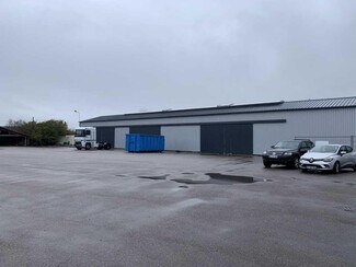 Plus de détails pour Local d'activités à louer