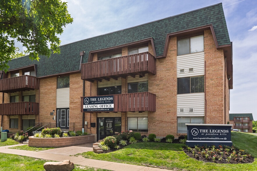 7376 San Diego Ave, Saint Louis, MO for sale - Building Photo - Image 1 of 47
