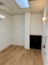 2277 Townsgate Rd, Westlake Village, CA à louer Photo intérieure- Image 2 de 3