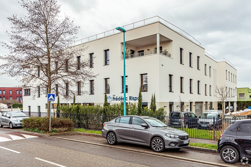 5-7 Chemin Du Tronchon, Dardilly for sale - Building Photo - Image 2 of 16