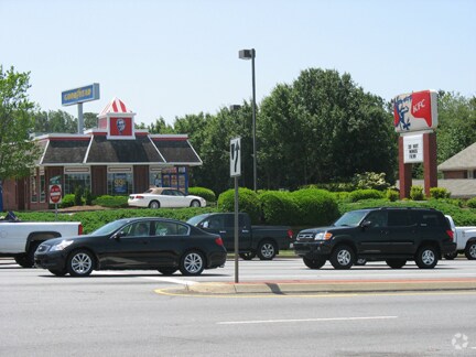 9980 Hwy 92, Woodstock, GA à louer - Photo du bâtiment - Image 2 de 13