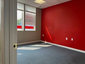 12-16 New Zealand Rd, Seabrook, NH for lease Interior Photo- Image 2 of 7