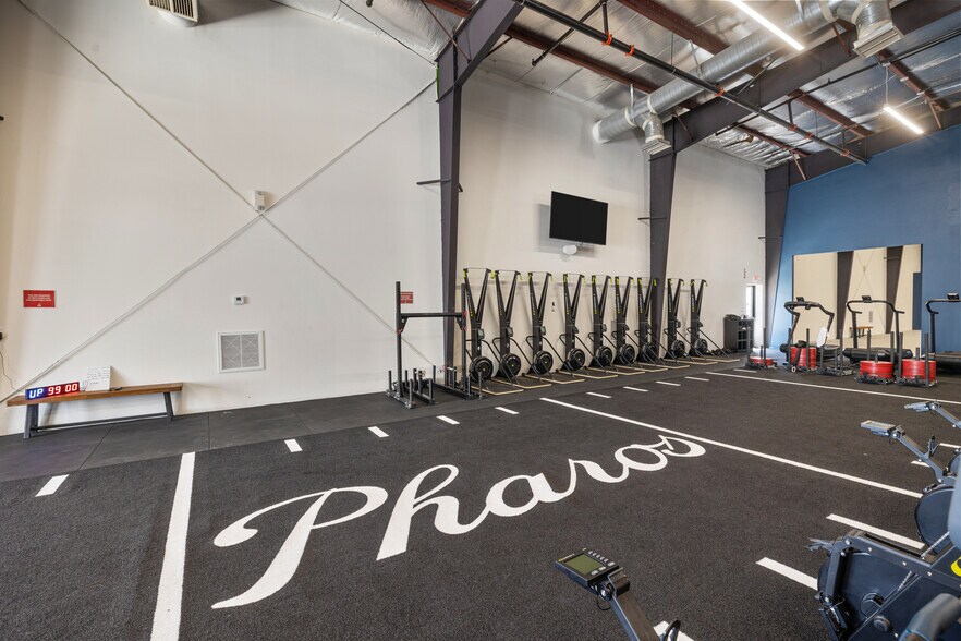 3455 N Indian Canyon Dr, Palm Springs, CA à vendre - Photo du bâtiment - Image 3 de 40