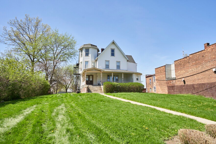 3634 Bosworth Rd, Cleveland, OH à vendre - Photo du bâtiment - Image 2 de 31